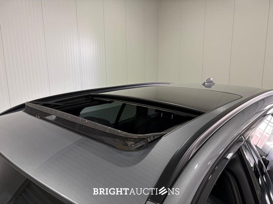 BMW 530e Touring Business Edition Plus M-Pakket 292pk 2023 (Origineel-NL) 5-Serie, S-330-LL