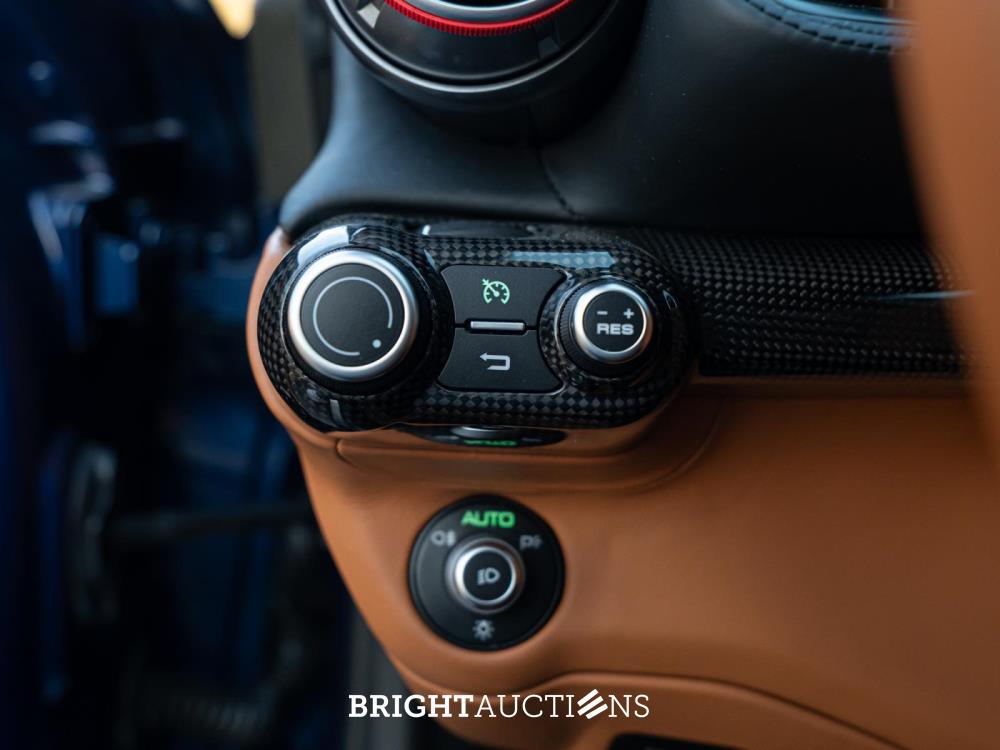 Ferrari 812 Superfast 6.5 V12 HELE -CARBON- 796pk 2020