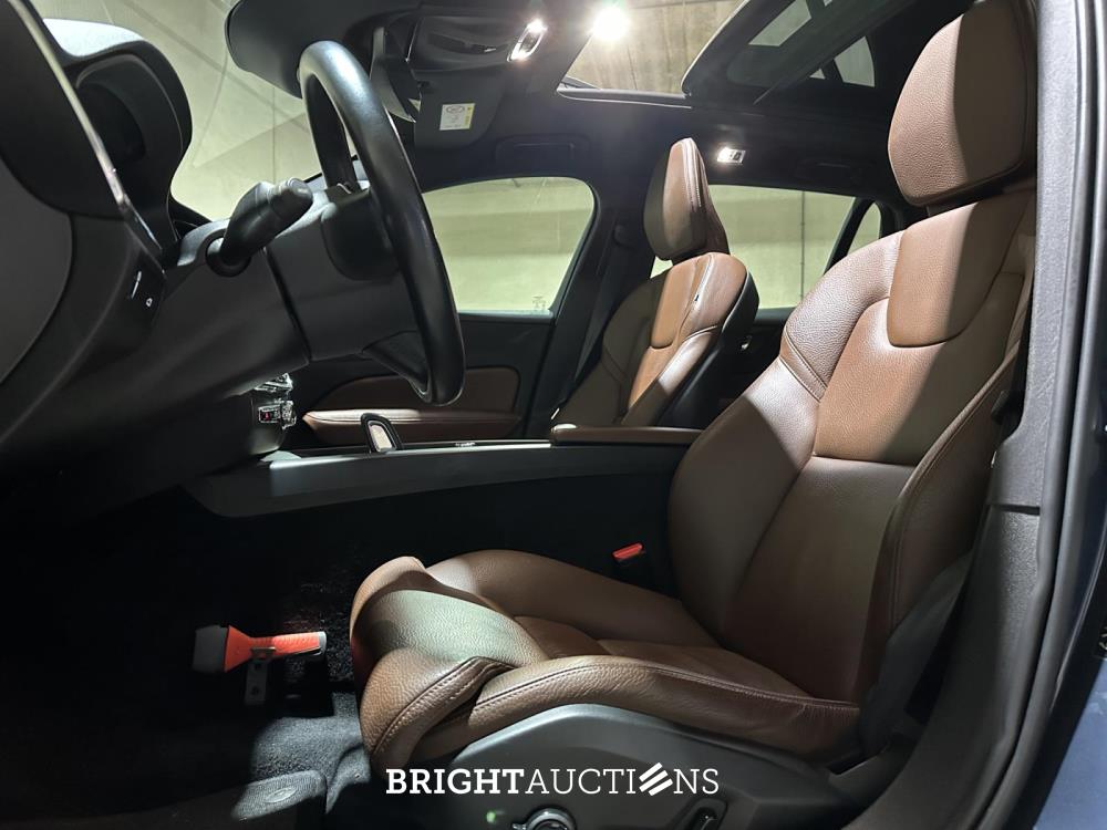 Volvo V60 Cross country Soft Hybride 2.0 B5 AWD pro 261pk 2020 (Origineel-NL), J-188-VT