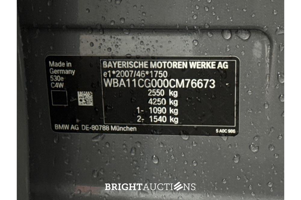 BMW 530e Business Edition Plus 292pk 2023 (Origineel-NL) 5-Serie, T-498-JN