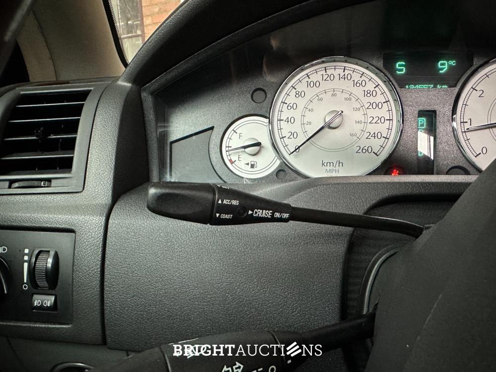 Chrysler 300C HEMI 5.7 V8 340PK 2005 