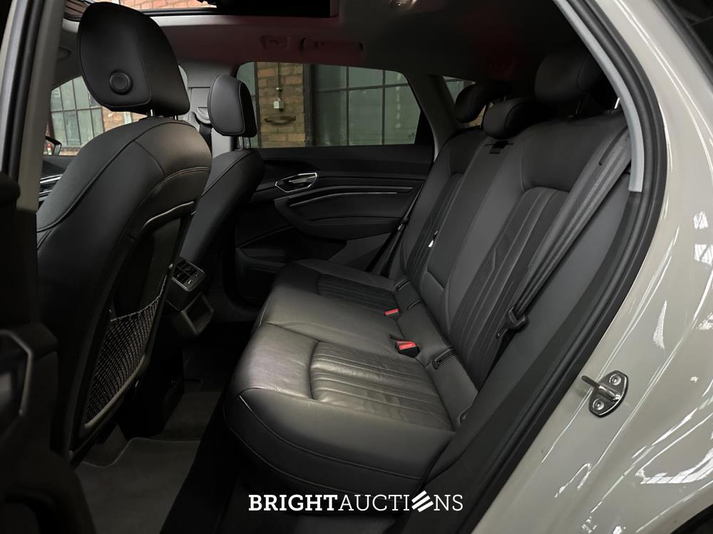 Audi e-tron 55 quattro Business edition Plus 95 kWh 408pk 2020 (Origineel-NL+1e eigenaar), K-706-KJ