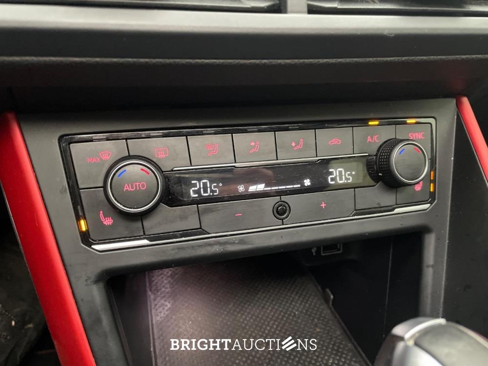 Volkswagen Polo GTI 2.0 TSI 200pk 2018, P-741-LJ