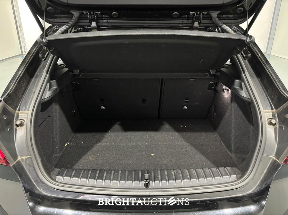 BMW 118i 1-serie Business Edition Plus M-pakket 136pk 2021 (Origineel-NL) 1-Serie, L-176-BB