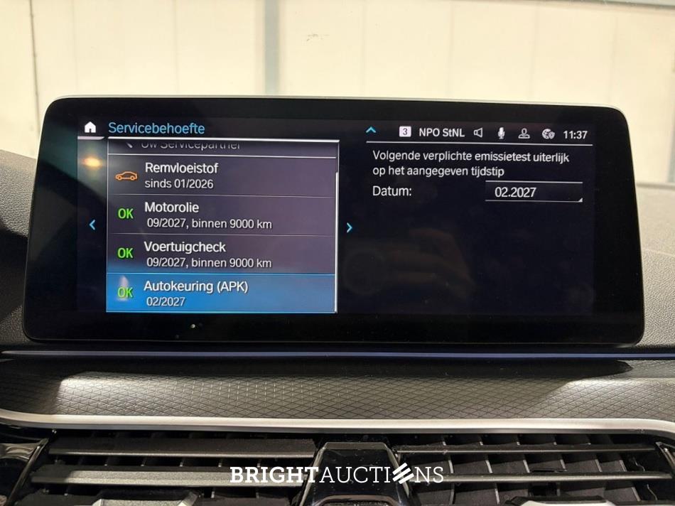 BMW 530e Touring Business Edition Plus M-Pakket 292pk 2023 (Origineel-NL) 5-Serie, S-330-LL