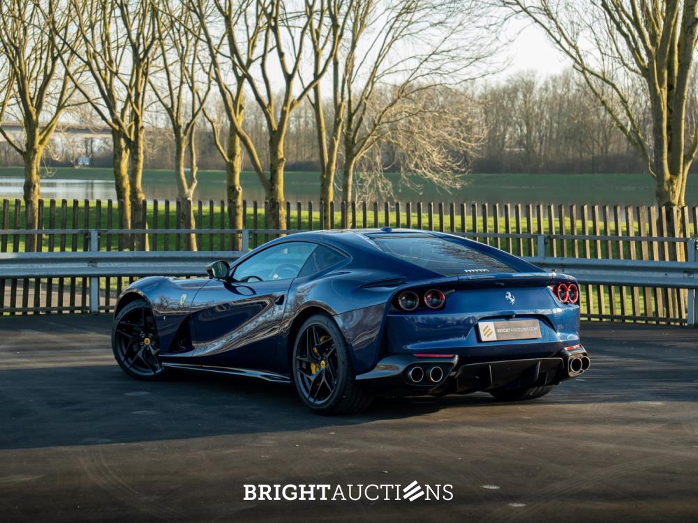Ferrari 812 Superfast 6.5 V12 HELE -CARBON- 796pk 2020