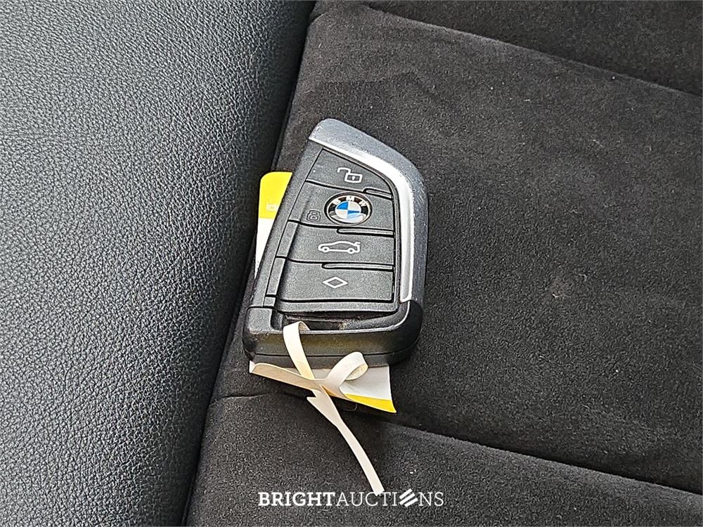 BMW 330e 3-serie Touring High Executive 296pk 2021 3-Serie, P-945-XT