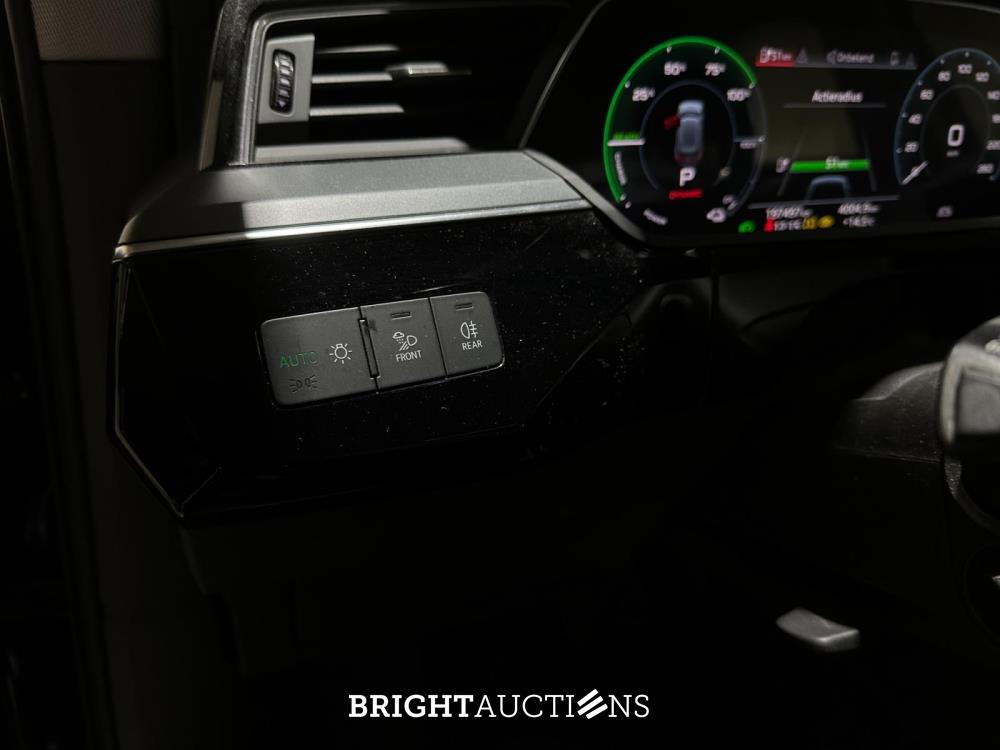 Audi e-tron 55 quattro edition 95 kWh 408pk 2020 (Origineel-NL + 1e eigenaar), K-077-BL