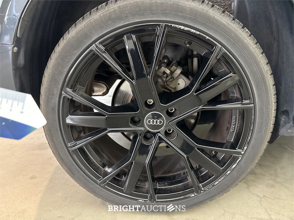 Audi Q2 35 S Edition TFSI 150pk 2022 (Origineel-NL), R-815-HB