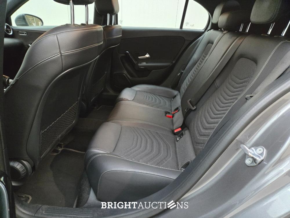 Mercedes-Benz A200 Business Solution Plus Upgrade 163pk 2018 (Origineel-NL) A-klasse, TX-098-J