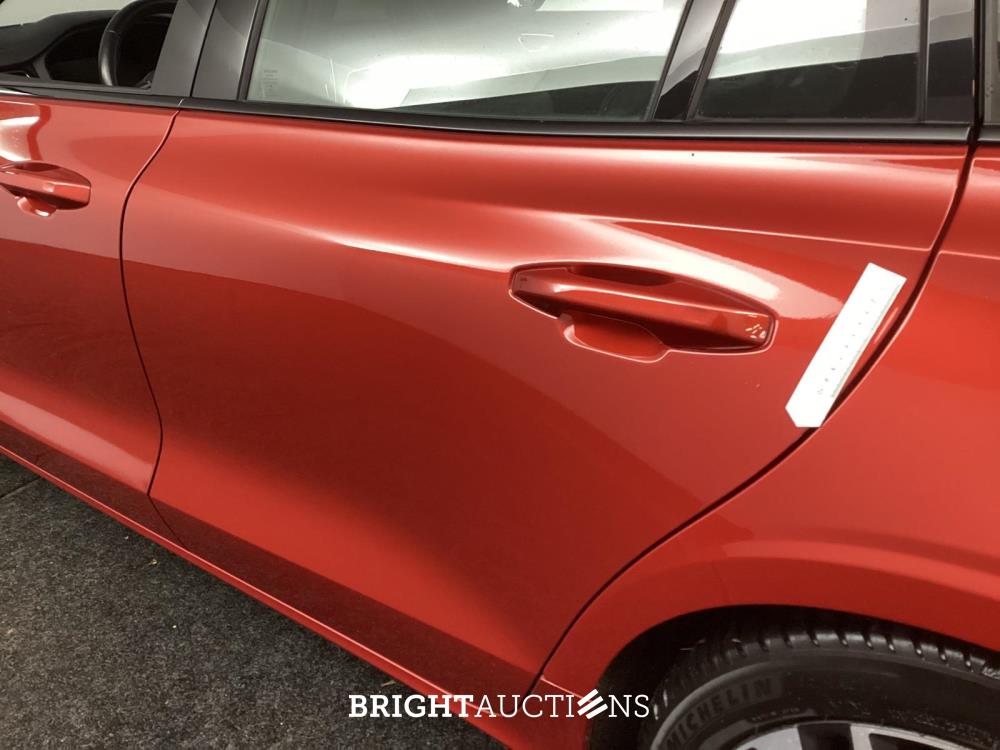 Volvo V60 B3 R-Design 2.0 163pk 2021 (Origineel-NL), L-711-FN