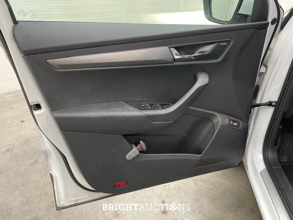 Skoda Karoq Business Edition 1.0 TSI 116pk 2020 (Origineel-NL), H-690-HD