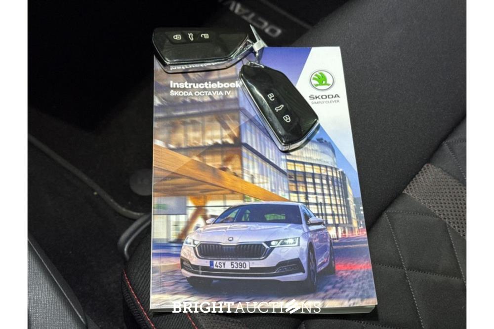 Škoda Octavia Combi RS iV PHEV Business 1.4 TSI 258pk 2021 (Origineel-NL), N-280-KK