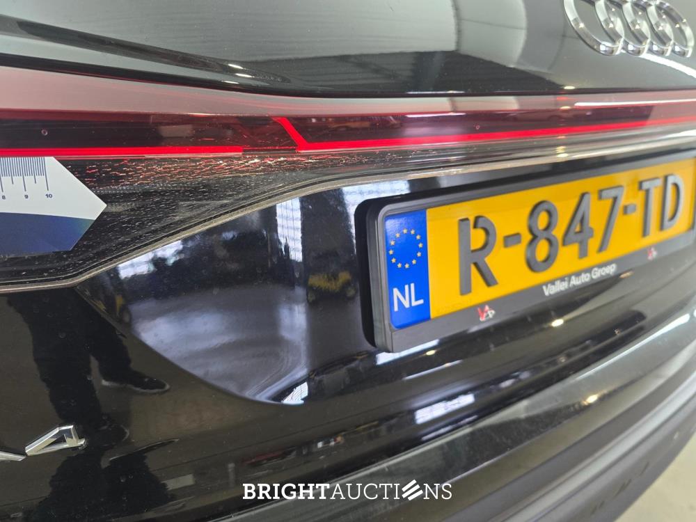 Audi Q4 e-tron 35 Edition 55 kWh 170pk 2022 (Origineel-NL), R-847-TD