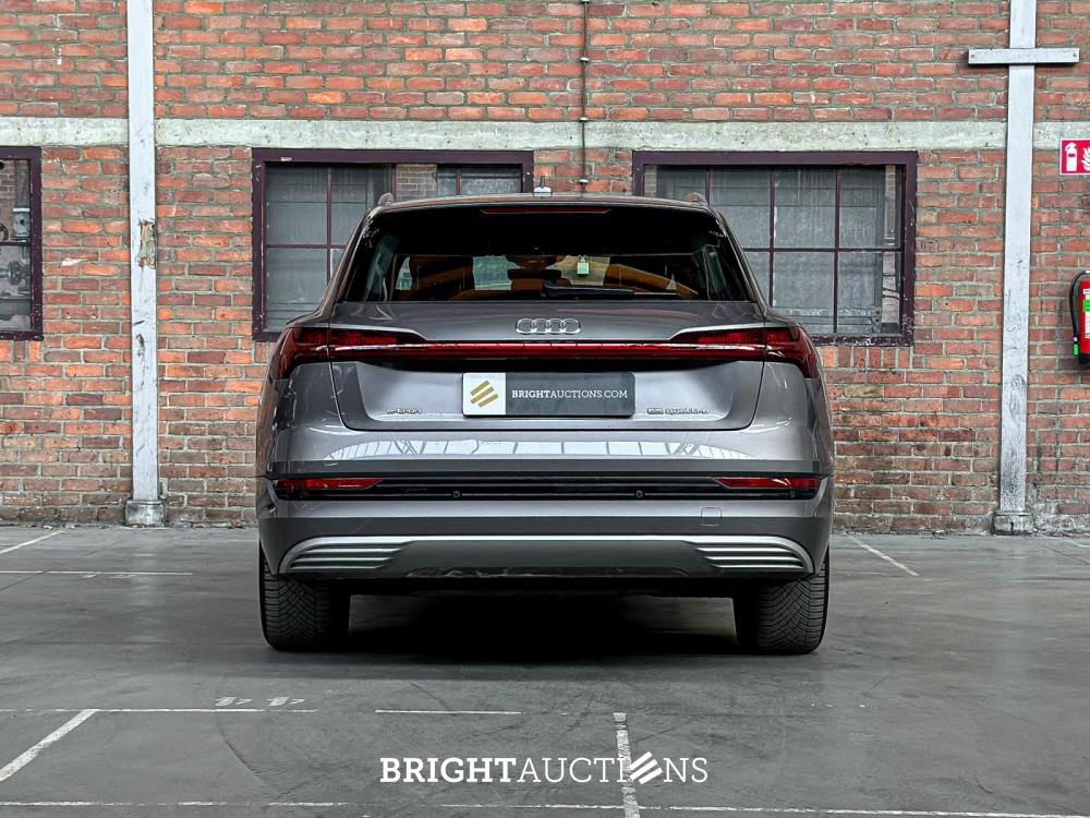 Audi e-tron 55 quattro Advanced edition 95 kWh 408pk 2021 (Origineel-NL+1e eigenaar), N-206-TT