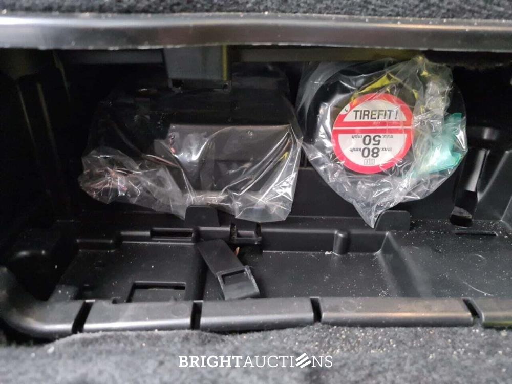 Mercedes-Benz EQC 400 Business Solution 4MATIC 80 kWh 408pk 2021 (Origineel-NL) EQC-Klasse, L-443-VK