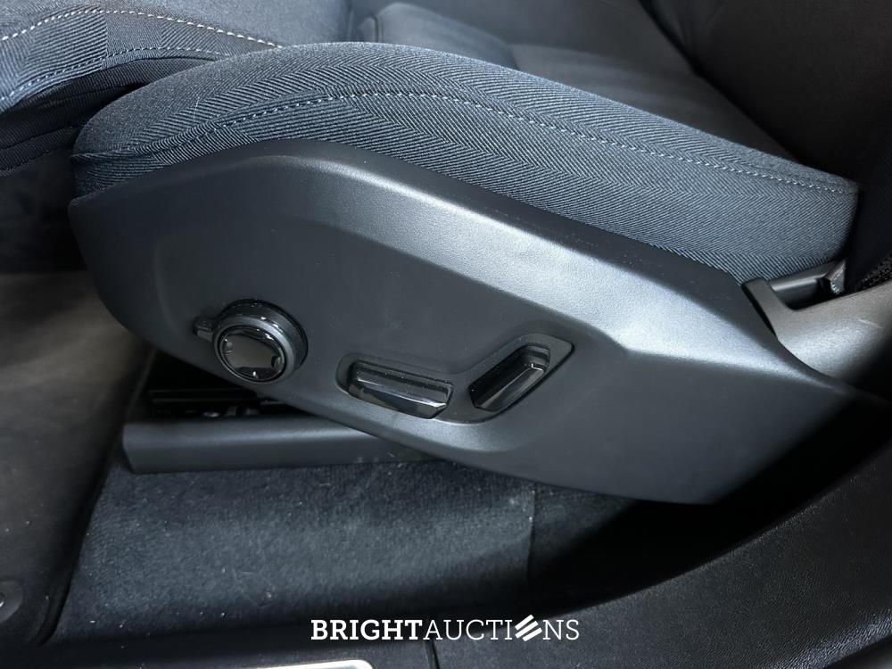 Volvo XC90 T8 AWD Plus Dark 457pk 2025 7-Persoons (1.100 KM) Fabrieksgarantie
