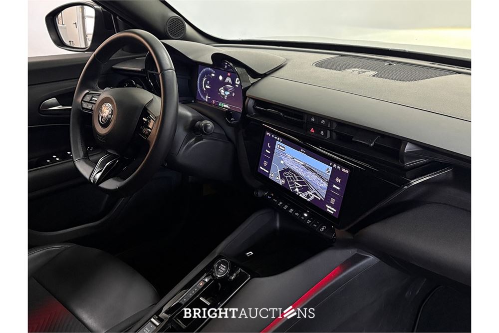 Alfa Romeo Junior Turbo Hybrid Ibrida Speciale 1.2 156pk 2025 (Origineel-NL), HLG-47-F