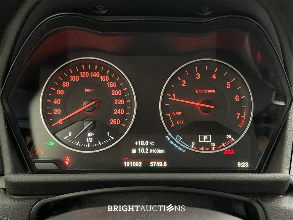 BMW 225i Active Tourer High Executive xDrive 232pk 2015 2-Serie, L-802-HD