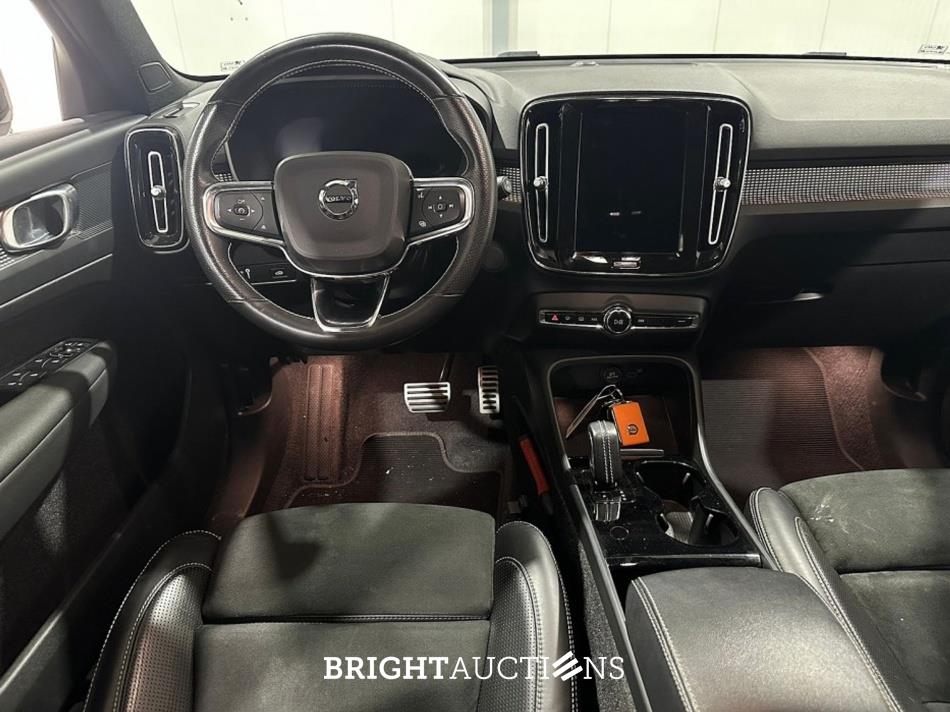 Volvo XC40 Recharge P8 R-Design Warmtepomp AWD 408pk 2021 (Origineel-NL), L-701-DV