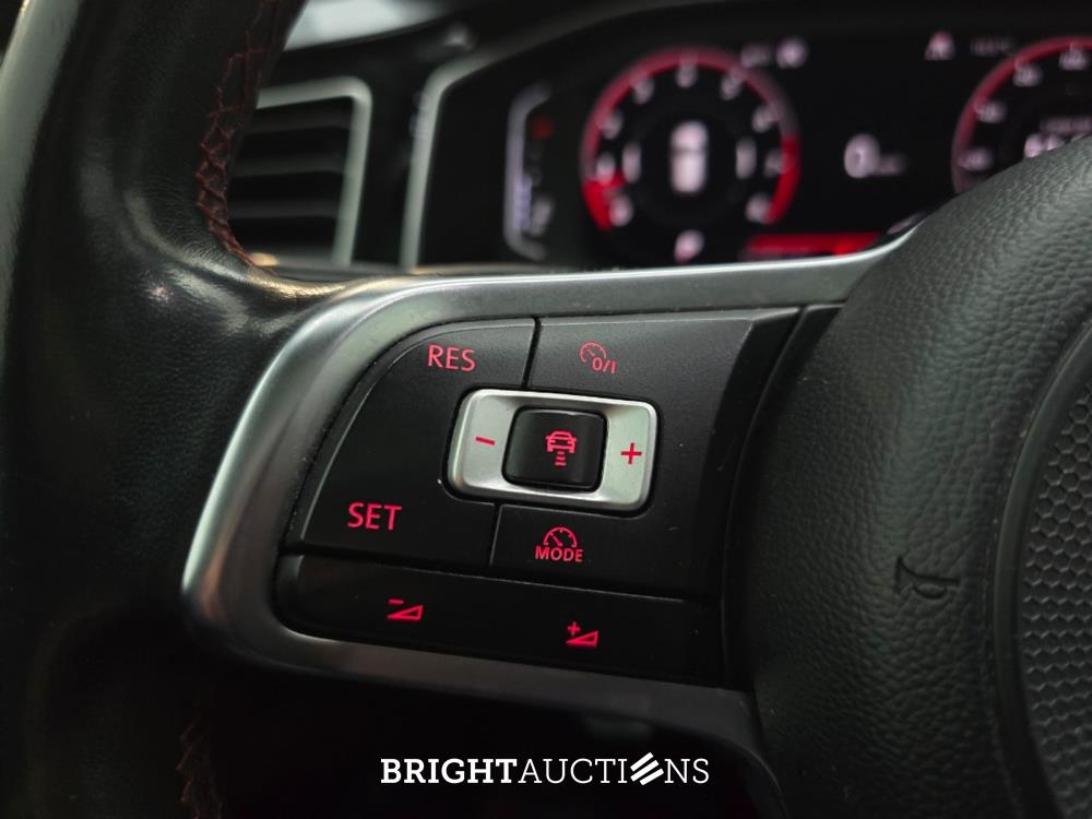 Volkswagen Polo GTI 2.0 TSI 200pk 2018, GGG-67-L