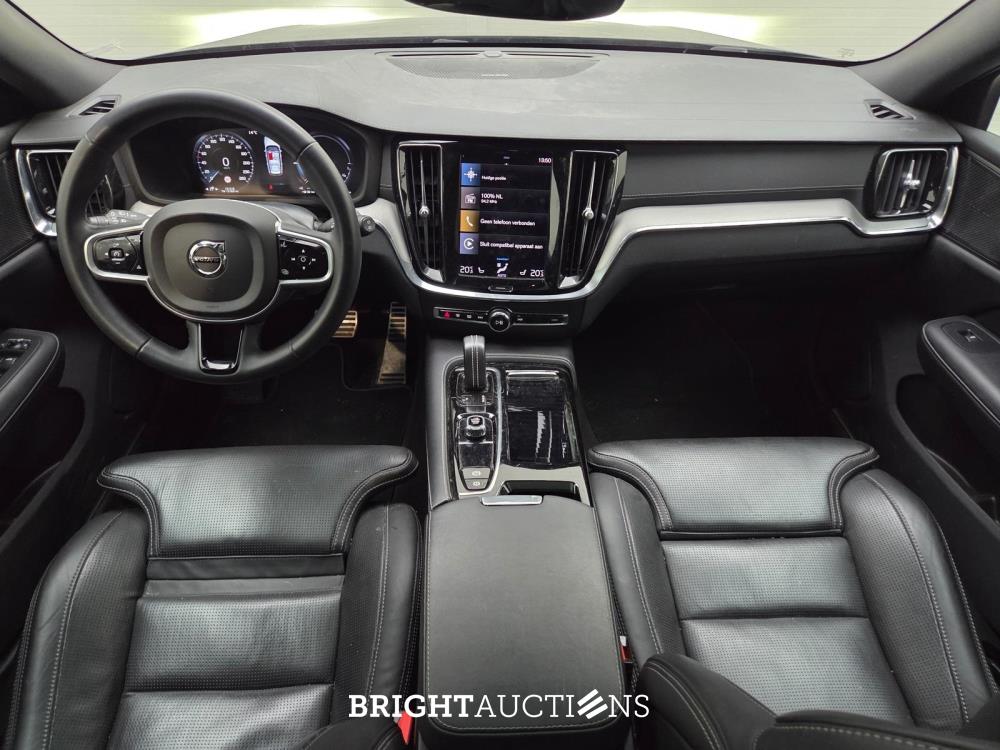 Volvo V60 T6 Recharge R-Design 2.0 AWD 398pk 2022 (Origineel-NL), P-467-DX