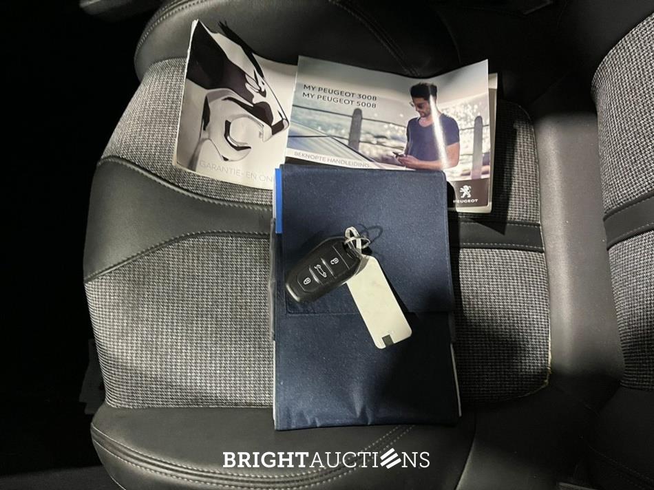 Peugeot 5008 Blue Lease Premium 1.2 PureTech 131pk 2020 (Origineel-NL), J-584-RN