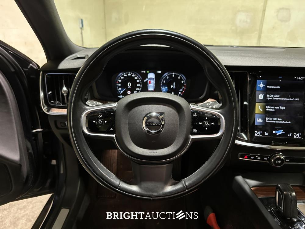 Volvo V60 Cross country Soft Hybride 2.0 B5 AWD pro 261pk 2020 (Origineel-NL), J-188-VT