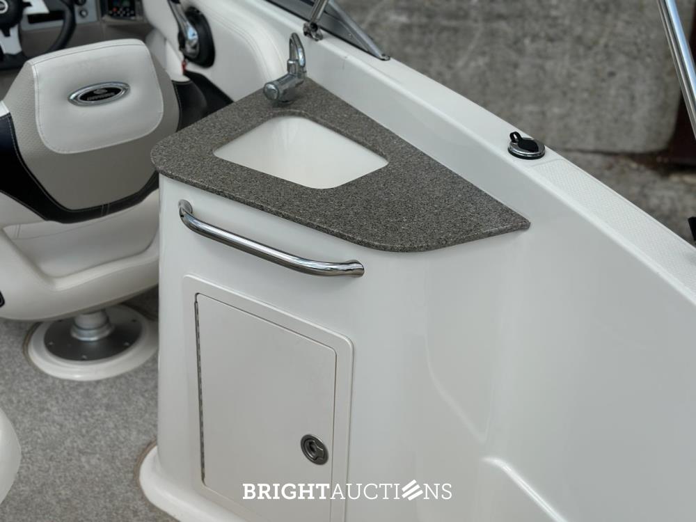 Chaparral 225 SSi Sportboot / Speedboot met Kajuit, MerCruiser 300pk – 2012