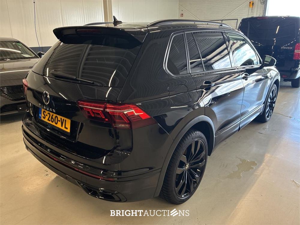 Volkswagen Tiguan eHybrid R-Line Business 1.4 TSI 265pk 2023 (Origineel-NL), S-260-VL