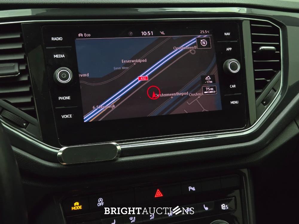 Volkswagen T-Roc Sport Business R 1.5 TSI 150pk 2019, L-422-GX