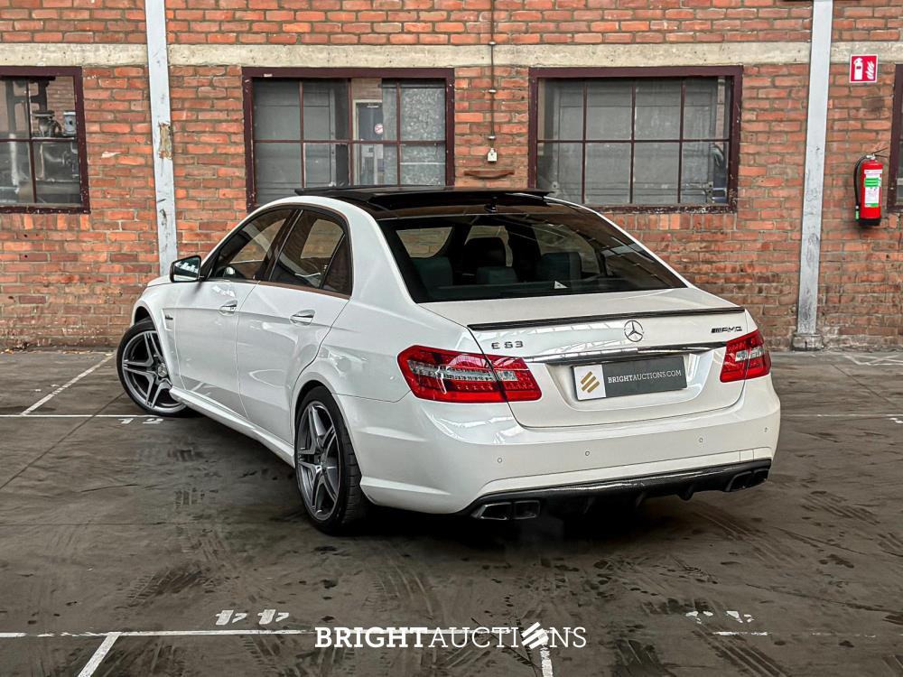 Mercedes-Benz E63 AMG 6.3 V8 -CARBON- 525pk 2010 (Origineel-NL), 47-LKB-6