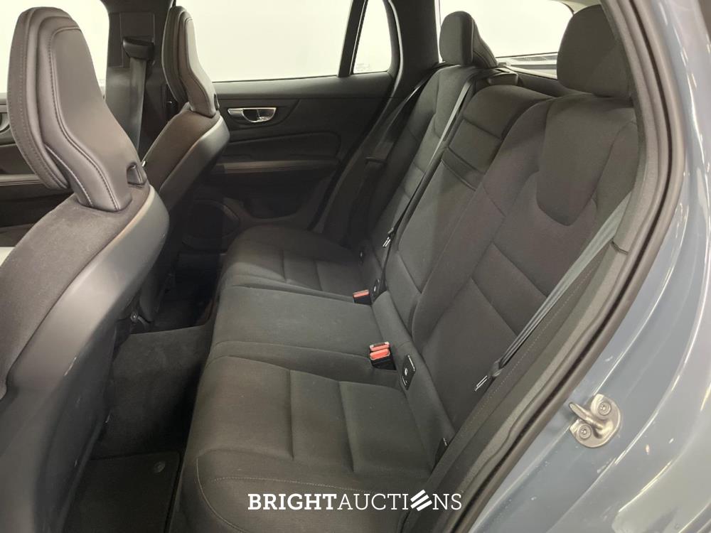 Volvo V60 B3 Momentum 2.0 163pk 2022 (Origineel-NL), N-525-SZ
