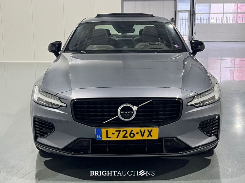 Volvo S60 Recharge T8 R-Design 2.0 AWD 392pk 2021 (Origineel-NL), L-726-VX