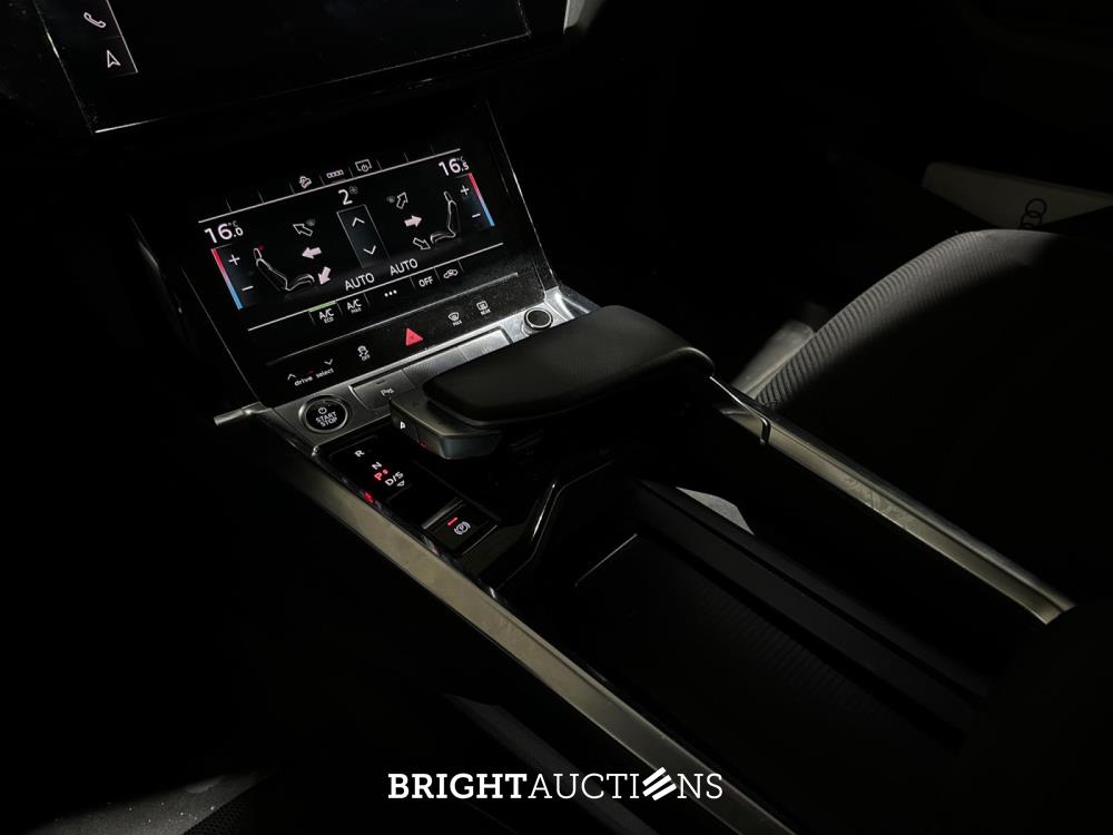 Audi e-tron Sportback 55 Quattro Business Edition 95 kWh 408pk 2020 (Origineel-NL + 1e Eigenaar), K-592-GL