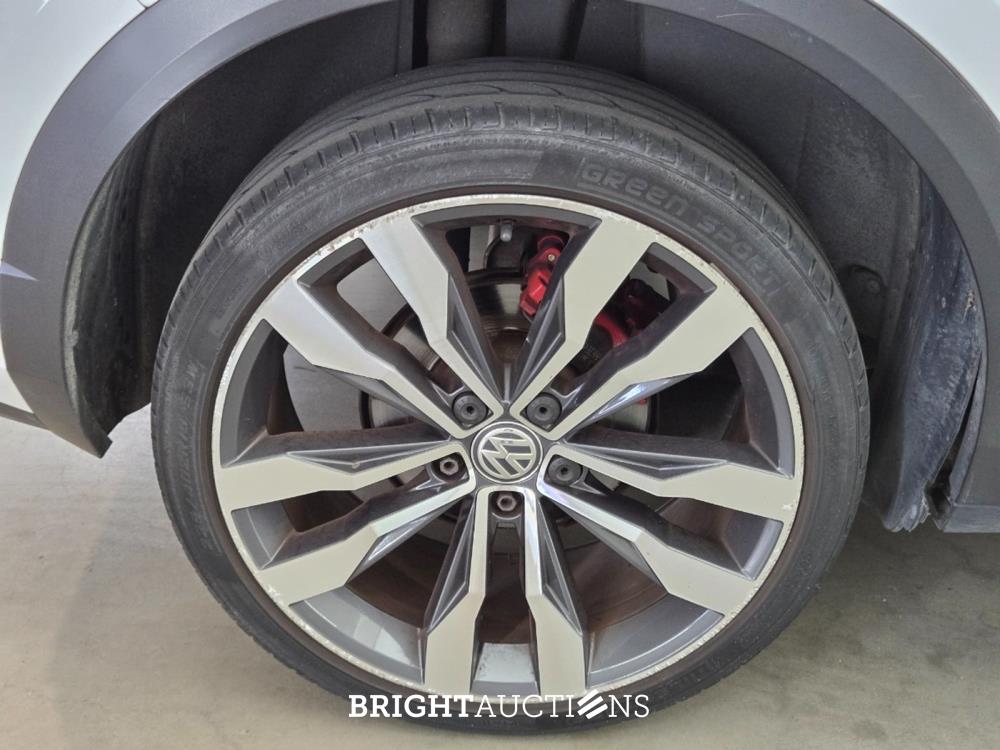 Volkswagen T-Roc Sport Business R 1.5 TSI 150pk 2019, L-422-GX