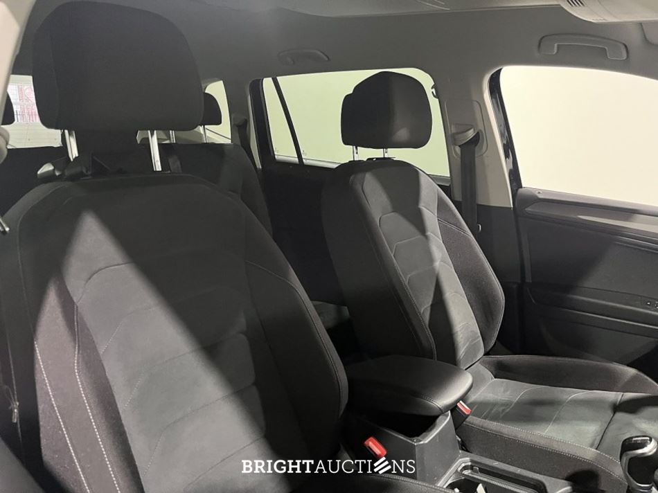 Volkswagen Tiguan Allspace Life Business 1.5 TSI 150pk 2022 (Origineel-NL), R-584-KH