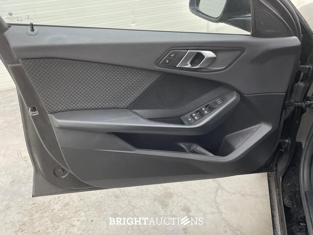 BMW 118i Executive Edition 1-serie 140pk 2020 (Origineel-NL), J-119-GJ