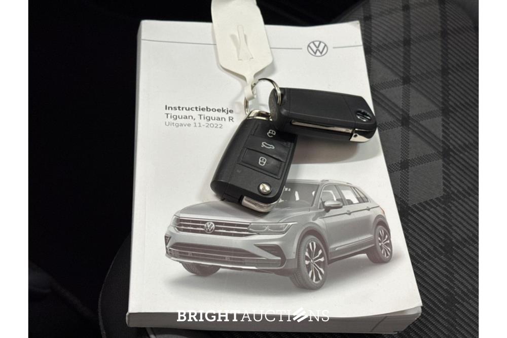 Volkswagen Tiguan R-Line Business 1.5 TSI 149pk 2023 (Origineel-NL), S-564-RH