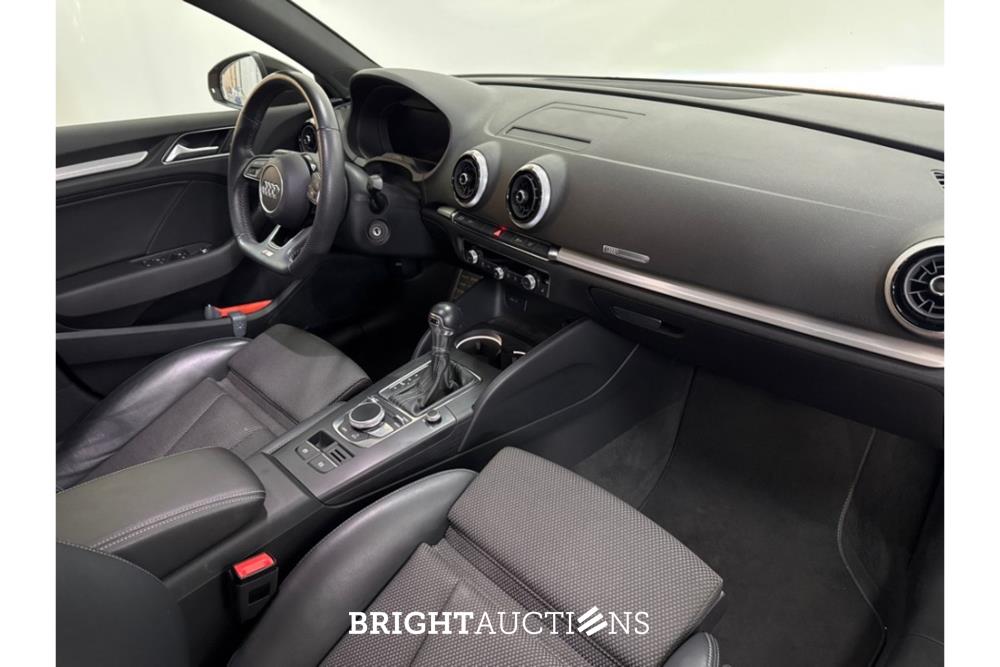 Audi A3 Limousine 35 CoD Advance Sport TFSI 149pk 2019 (Origineel-NL), ZL-485-D