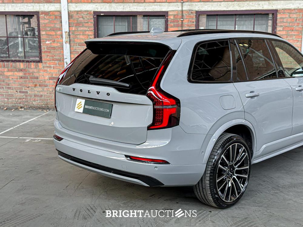 Volvo XC90 T8 AWD Plus Dark 457pk 2025 7-Persoons (1.100 KM) Fabrieksgarantie
