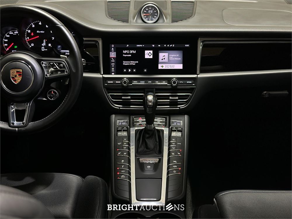 Porsche Macan Turbo 2.9 V6 441pk 2020, J-177-TT