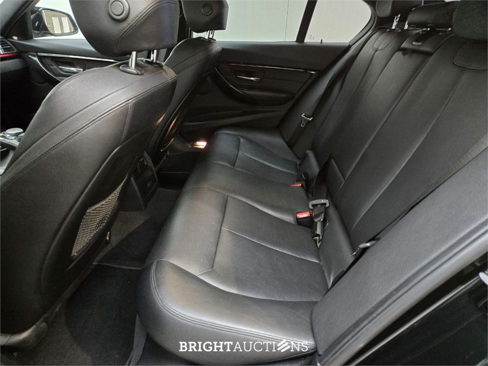 BMW 330e Centennial High Executive 272pk 2016 (Origineel-NL) 3-Serie, KZ-231-H
