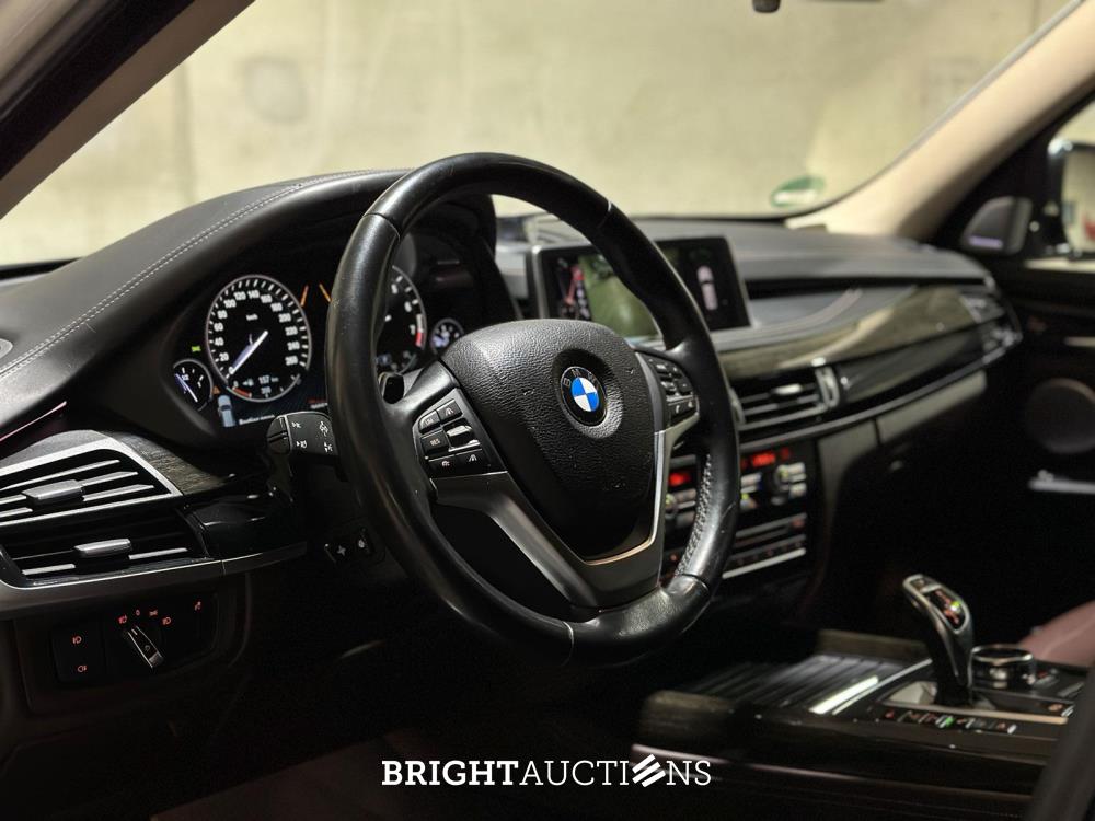 BMW X5 xDrive50i 4.4 V8 High Executive 449pk 2014, J-094-RR