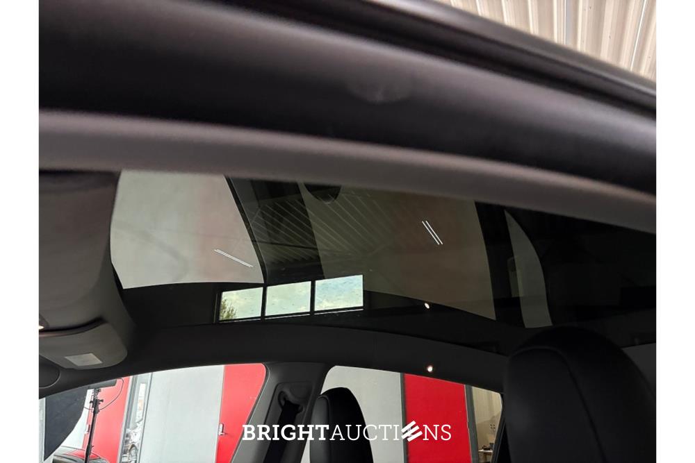 Tesla Model Y RWD 58 kWh 238hp 2024 (Original-NL), Z-870-HT