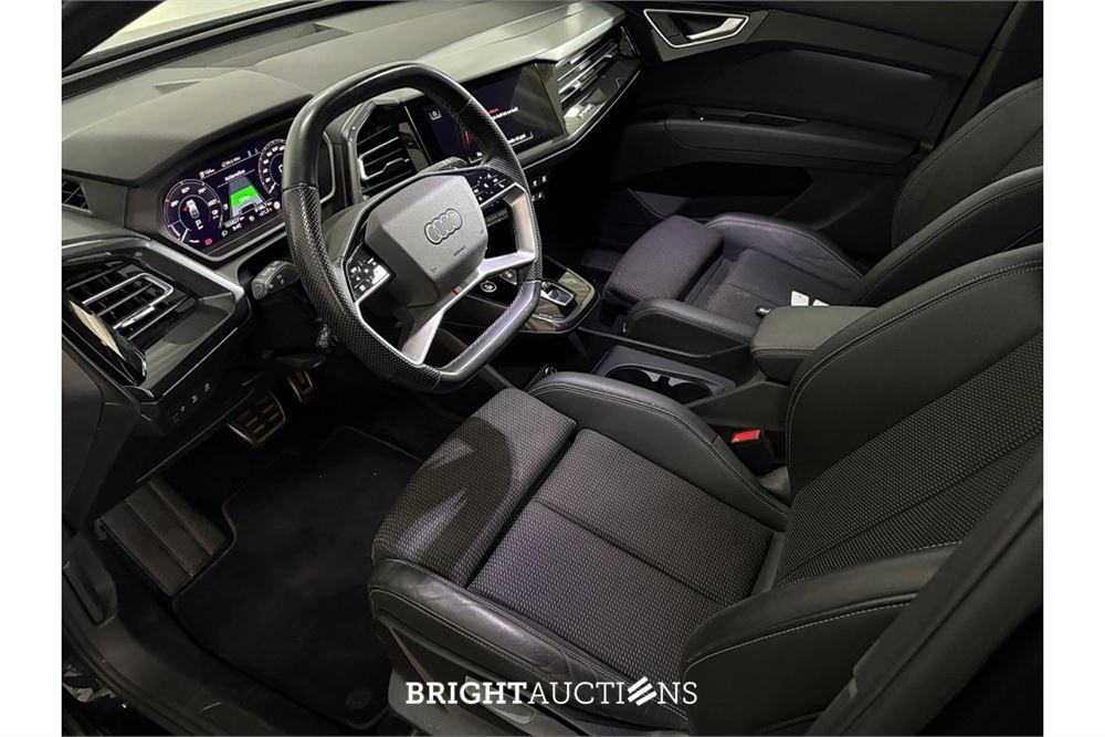 Audi Q4 35 Launch edition S Competition 55 kWh 2022 (Origineel-NL), P-141-FF