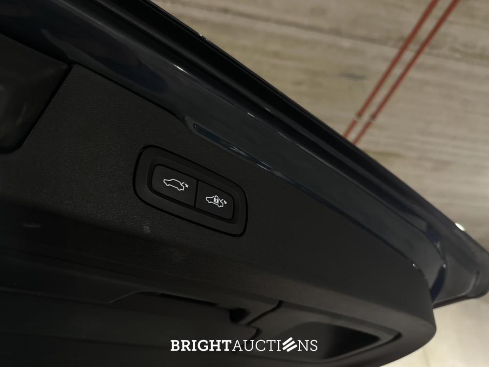 Volvo V60 Cross country Soft Hybride 2.0 B5 AWD pro 261pk 2020 (Origineel-NL), J-188-VT