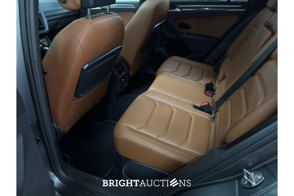 Volkswagen Tiguan ACT Highline Business R 1.5 TSI 150pk 2020 (Origineel-NL), H-070-NT