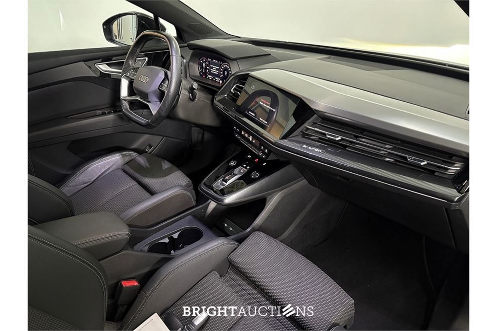 Audi Q4 35 Launch edition S Competition 55 kWh 2022 (Origineel-NL), P-141-FF