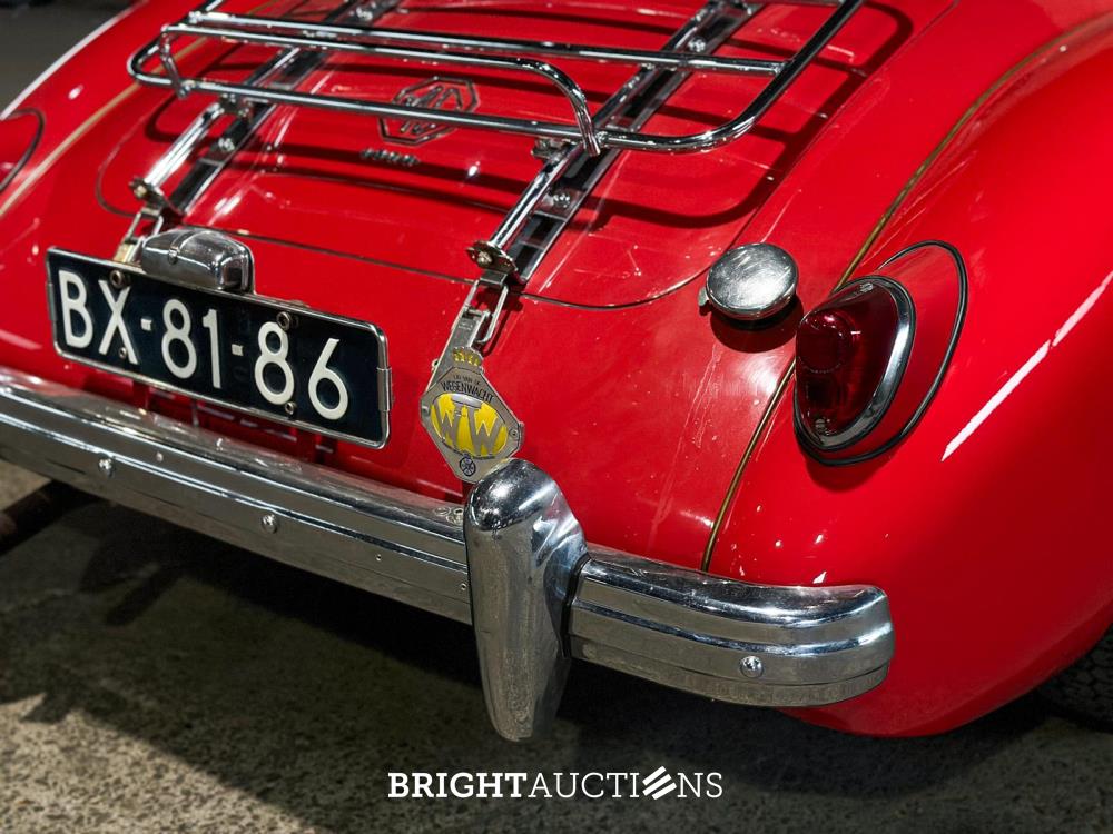MG MGA Cabriolet 1957, BX-81-86